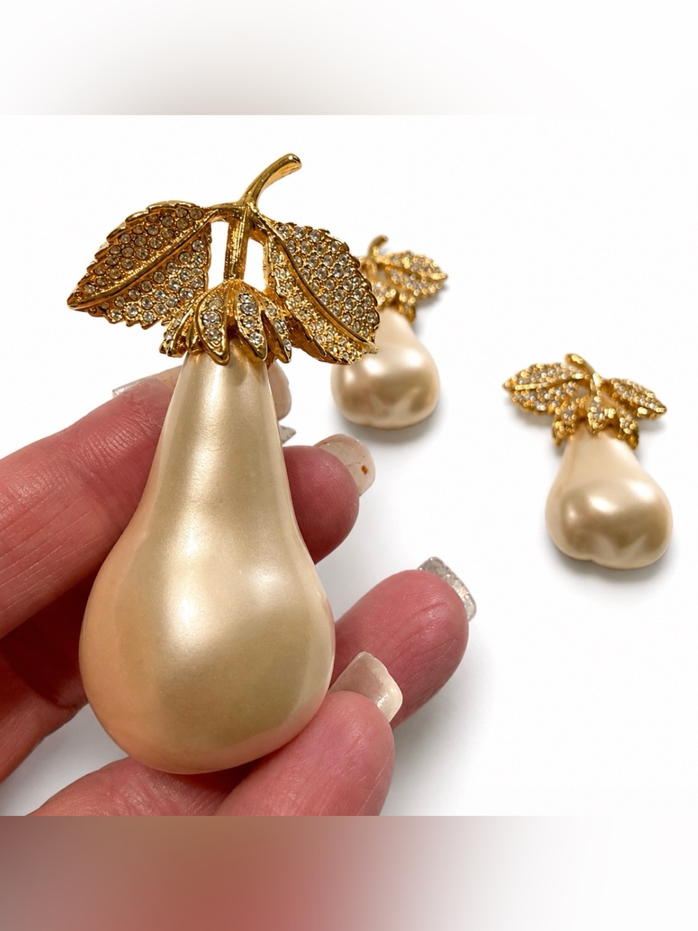 Kenneth Jay Lane KJL Large Pearl Pear Crystals Leaf Gold Clip Earrings & Brooch - Picture 5 of 11